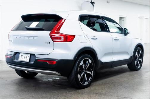 2020 Volvo XC40 T5 Momentum