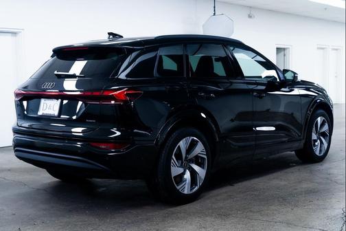 2025 Audi Q6 e-tron Premium Plus quattro