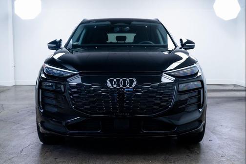 2025 Audi Q6 e-tron Premium Plus quattro