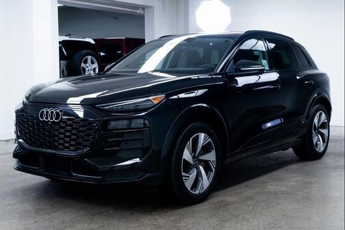 2025 Audi Q6 e-tron Premium Plus quattro