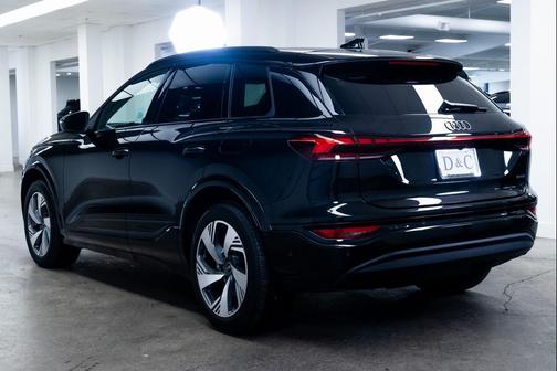 2025 Audi Q6 e-tron Premium Plus quattro