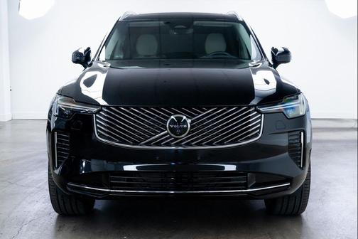 2025 Volvo XC90 B6 Ultra