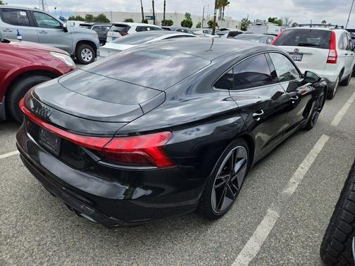 Mythos Black Metallic 2022 Audi RS e-tron GT quattro