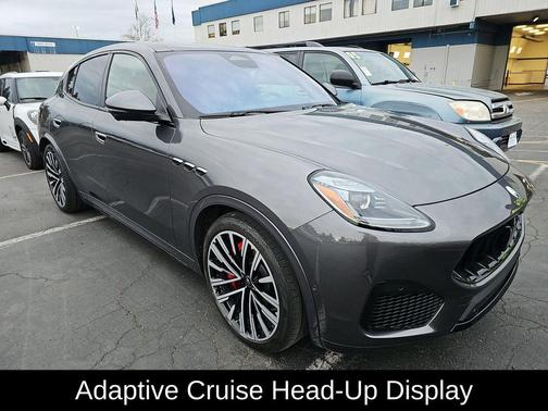 Gray 2023 Maserati Grecale Modena