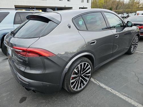 Gray 2023 Maserati Grecale Modena