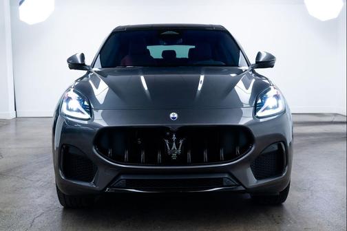 Gray 2023 Maserati Grecale Modena