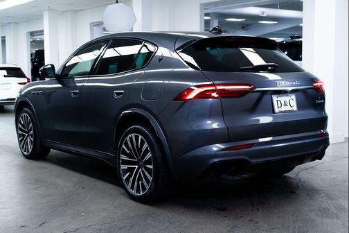 Gray 2023 Maserati Grecale Modena