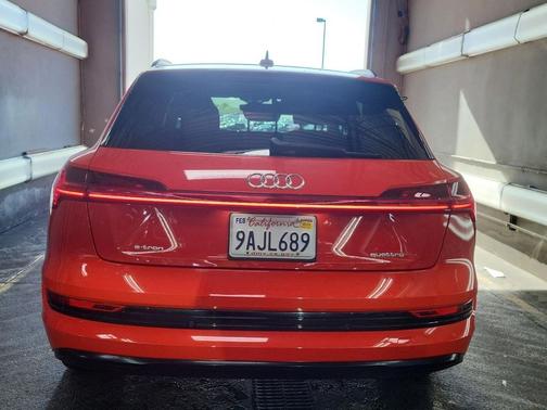 2022 Audi e-tron Premium