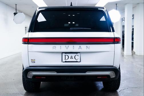 2024 Rivian R1S Adventure Quad Motor Large Pack