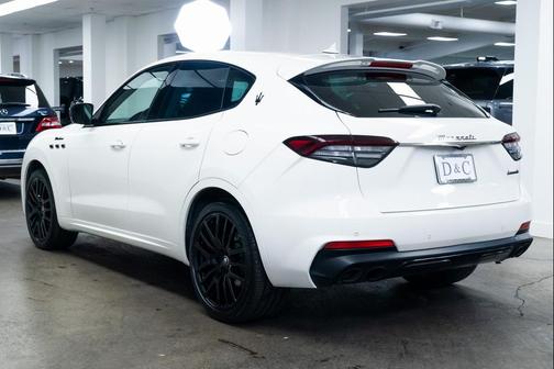 2022 Maserati Levante Modena