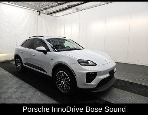 Ice Grey Metallic 2025 Porsche Macan Macan Electric 4