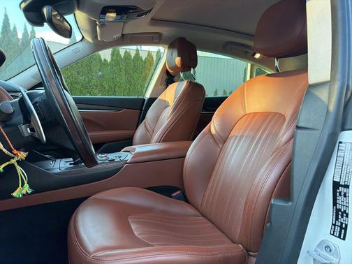 Bianco 2018 Maserati Levante S GranLusso