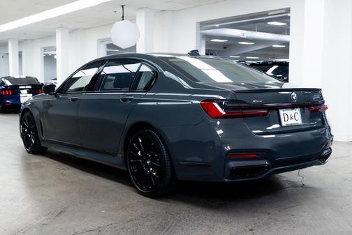 2022 BMW M760 xDrive