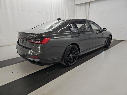 2022 BMW M760 xDrive