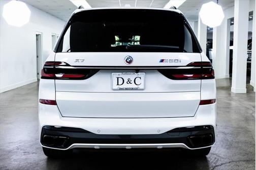 2023 BMW X7 M60i