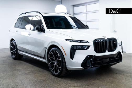 2023 BMW X7 M60i