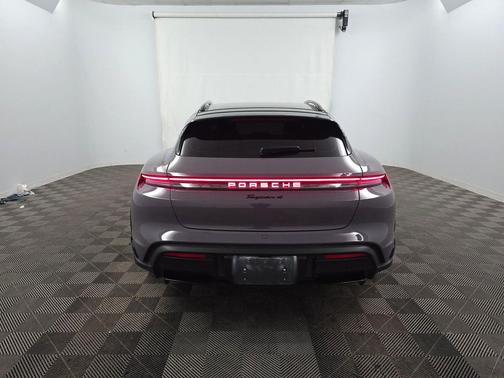 2025 Porsche Taycan 4