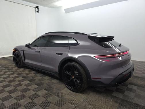 2025 Porsche Taycan 4