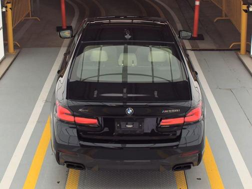 2022 BMW M550 i Xdrive