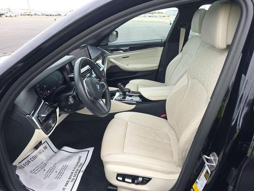 2022 BMW M550 i Xdrive