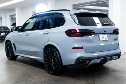 2025 BMW X5 M60i