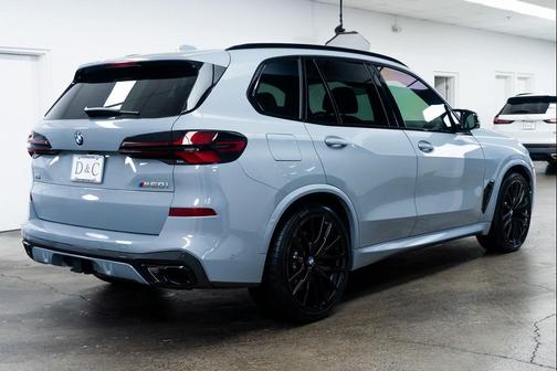 2025 BMW X5 M60i