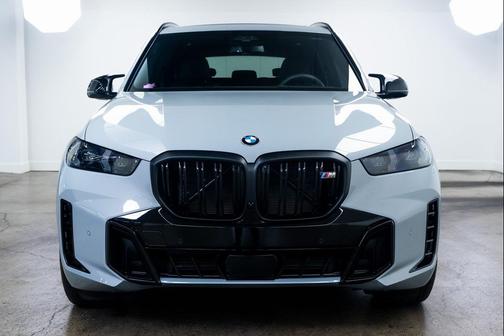 2025 BMW X5 M60i