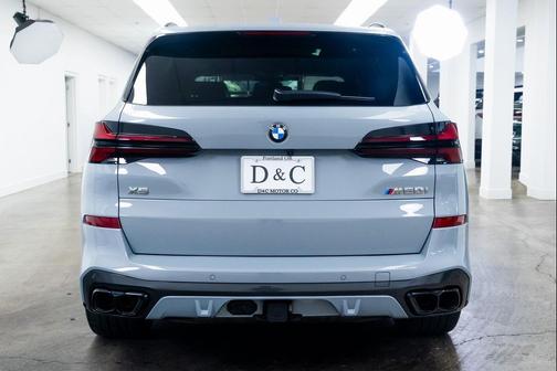 2025 BMW X5 M60i