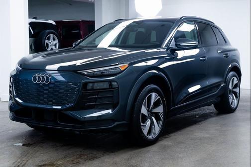 2025 Audi Q6 e-tron Premium Plus quattro