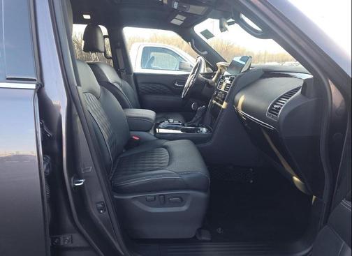 2024 INFINITI QX80 SENSORY AWD