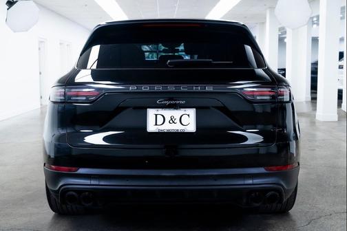 2023 Porsche Cayenne Platinum Edition