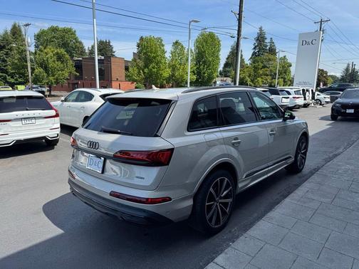 Vicuna Beige Metallic 2022 Audi Q7 55 Premium Plus