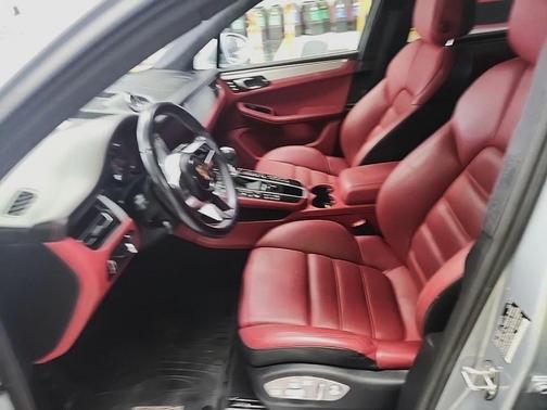 2021 Porsche Macan Turbo
