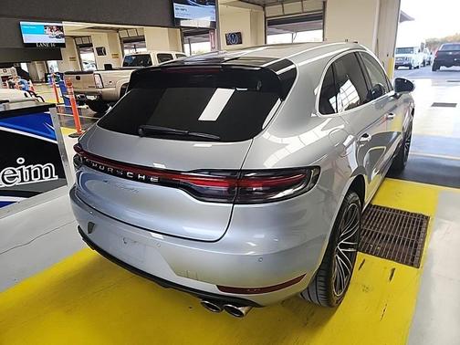 2021 Porsche Macan Turbo