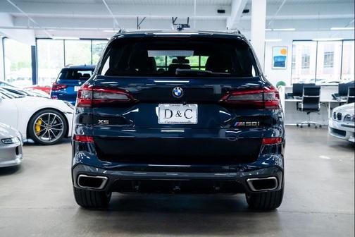 Carbon Black Metallic 2022 BMW X5 M50i
