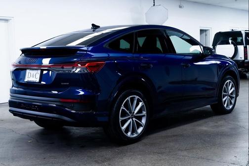 2022 Audi e-tron S line Premium Plus