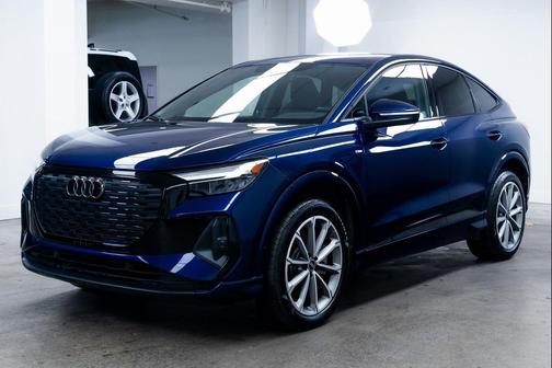 2022 Audi e-tron S line Premium Plus