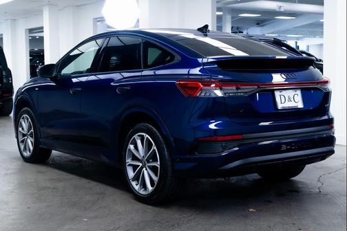 2022 Audi e-tron S line Premium Plus