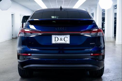 2022 Audi e-tron S line Premium Plus