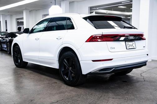 Photo 4 of 26 of 2021 Audi Q8 55 Premium