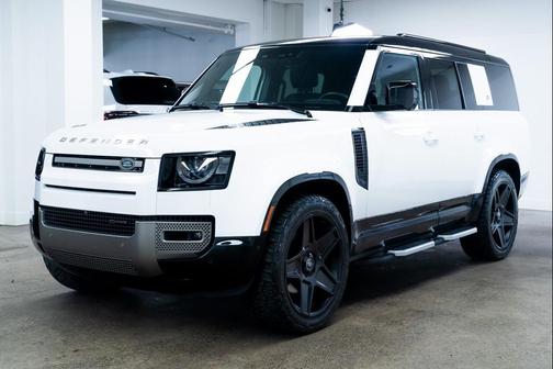 2023 Land Rover Defender 130 X-Dynamic SE