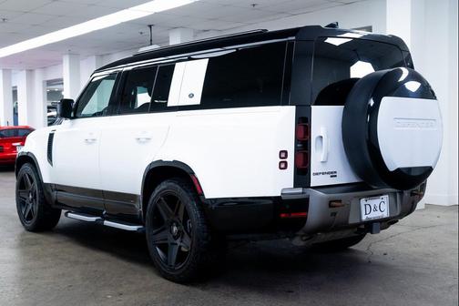 2023 Land Rover Defender 130 X-Dynamic SE