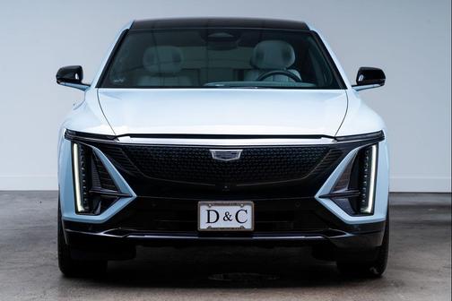 Nimbus Metallic 2024 Cadillac LYRIQ V