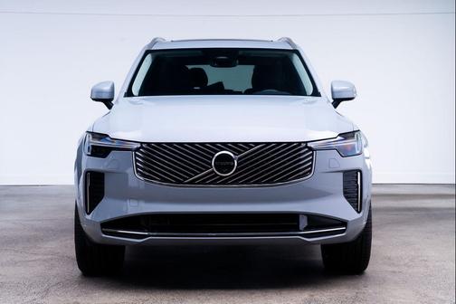 Vapour Grey Metallic 2025 Volvo XC90 Plug-In Hybrid T8 Plus 7-Seater