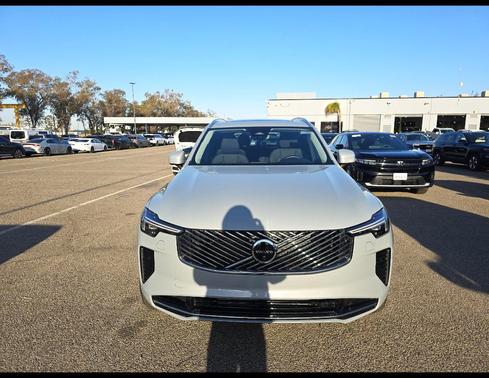 Vapour Grey Metallic 2025 Volvo XC90 Plug-In Hybrid T8 Plus 7-Seater