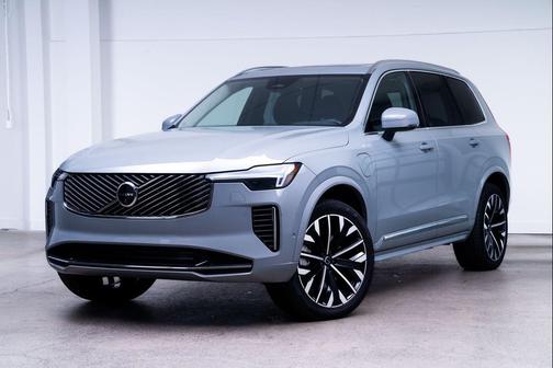 Vapour Grey Metallic 2025 Volvo XC90 Plug-In Hybrid T8 Plus 7-Seater