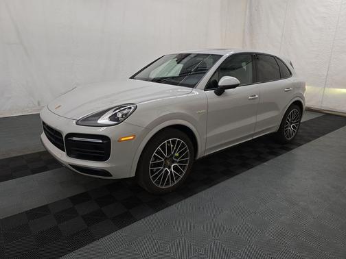 2023 Porsche Cayenne S