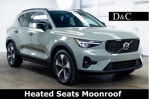 2024 Volvo XC40 B5 Plus Dark Theme