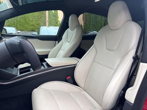 2022 Tesla Model X Plaid Tri Motor All-Wheel Drive