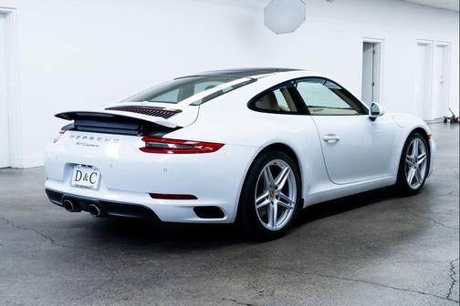 2017 Porsche 911 Carrera